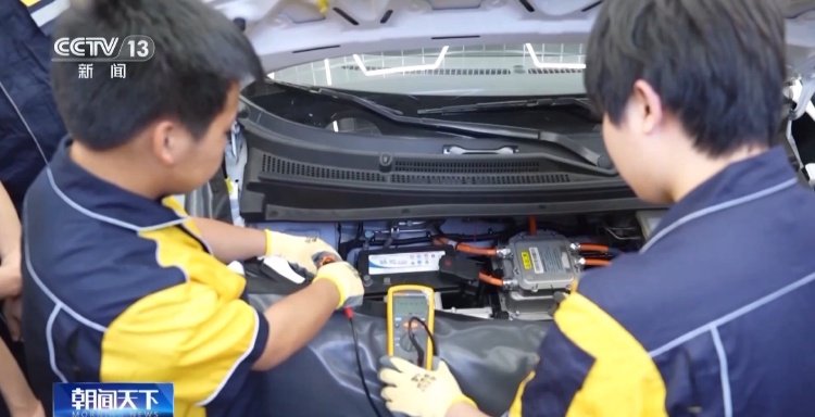 2025年我国新能源汽车人才缺口高达上百万 招聘规模预计大幅提升(图14)